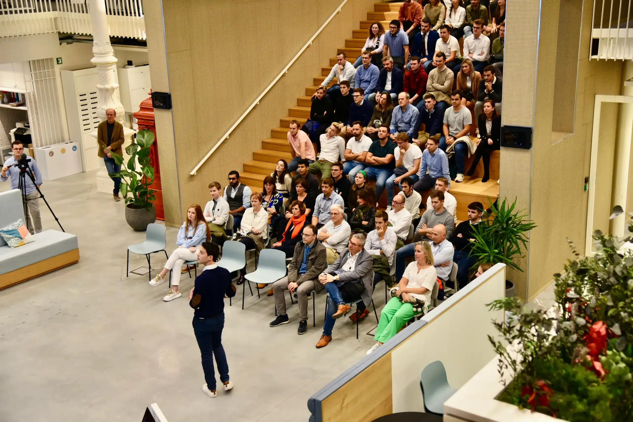 Présentation de GYW devant des proches, des partenaires et des investisseurs pour la levée de fonds fin 2022